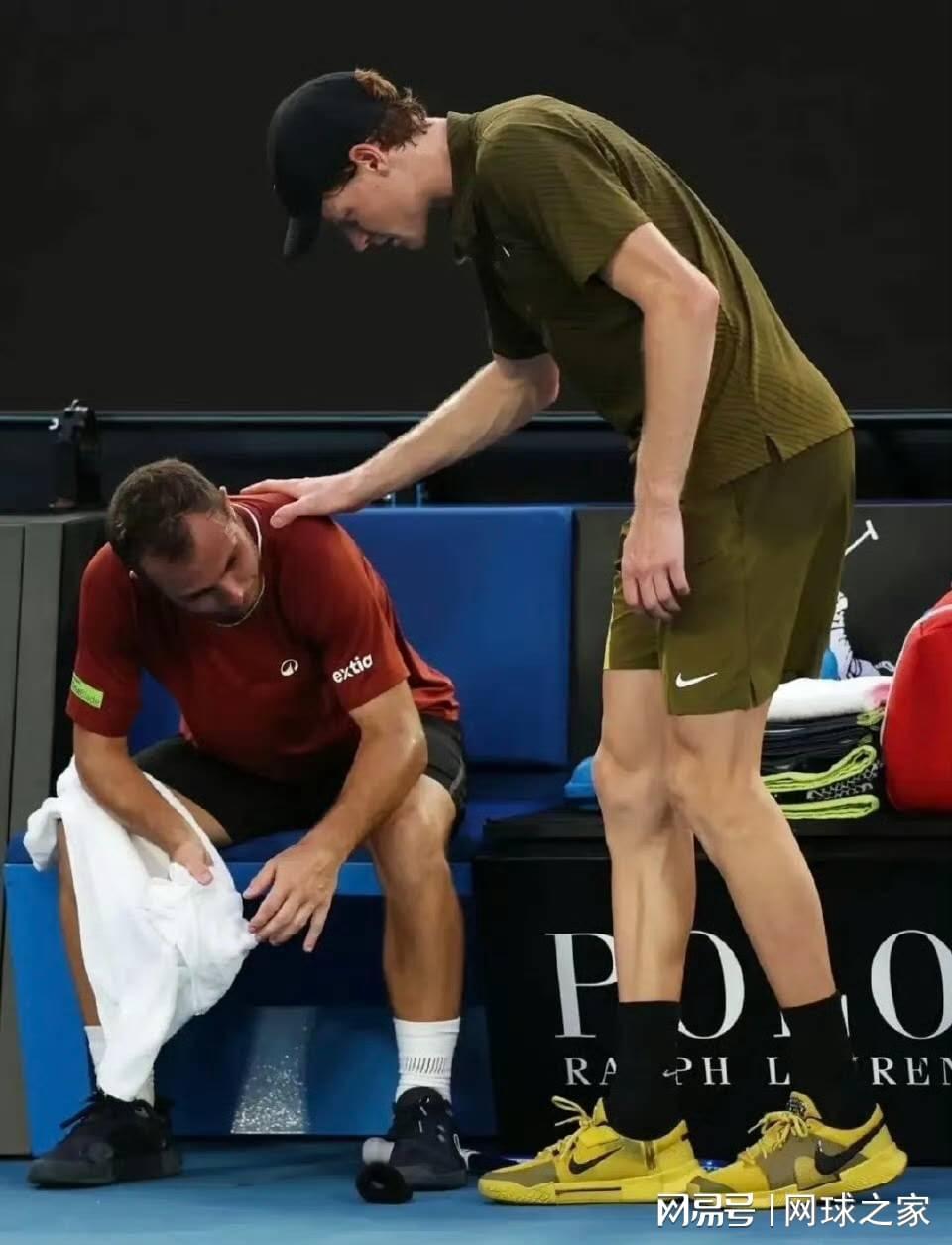 完美体育官网-辛纳分享美网输球后一关键改变，大坂战袍遭吐槽cos新白娘子传奇